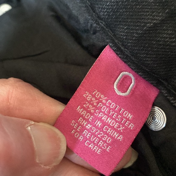 NWOT & Vintage Almost Famous Black Distressed Skinny Jeans - Picture 5 of 11